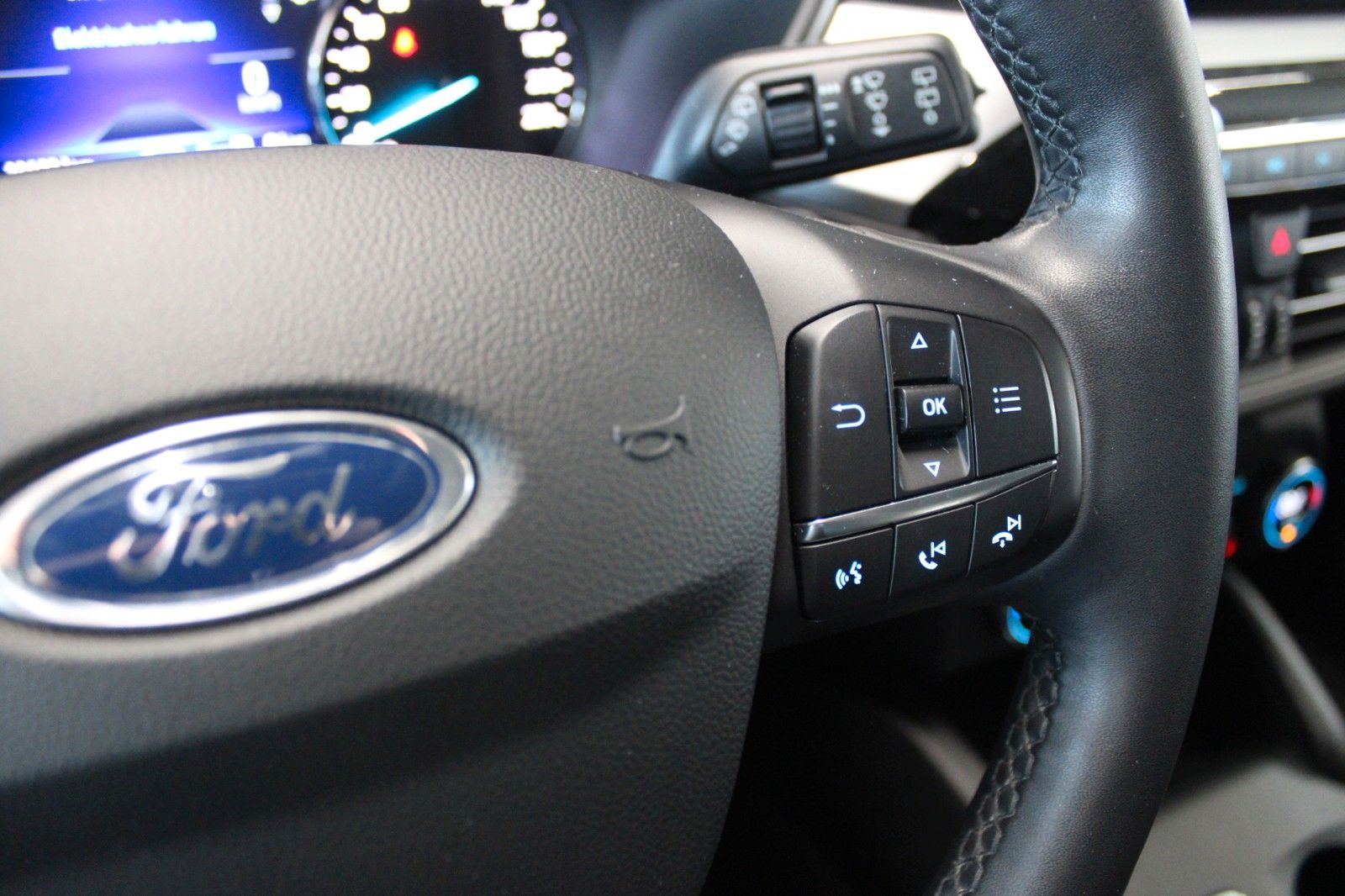 Fahrzeugabbildung Ford Kuga PHEV Aut. Cool&Connect + Winter Paket