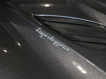 2019 Aston Martin DBS — миниатюра 21