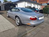 Jaguar XKR S/C Coupe - - silberne Jaguar XKR