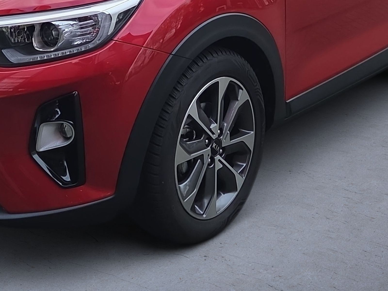 Fahrzeugabbildung Kia Stonic 1.0 T-GDI Platinum Edition 120 PS Autom *