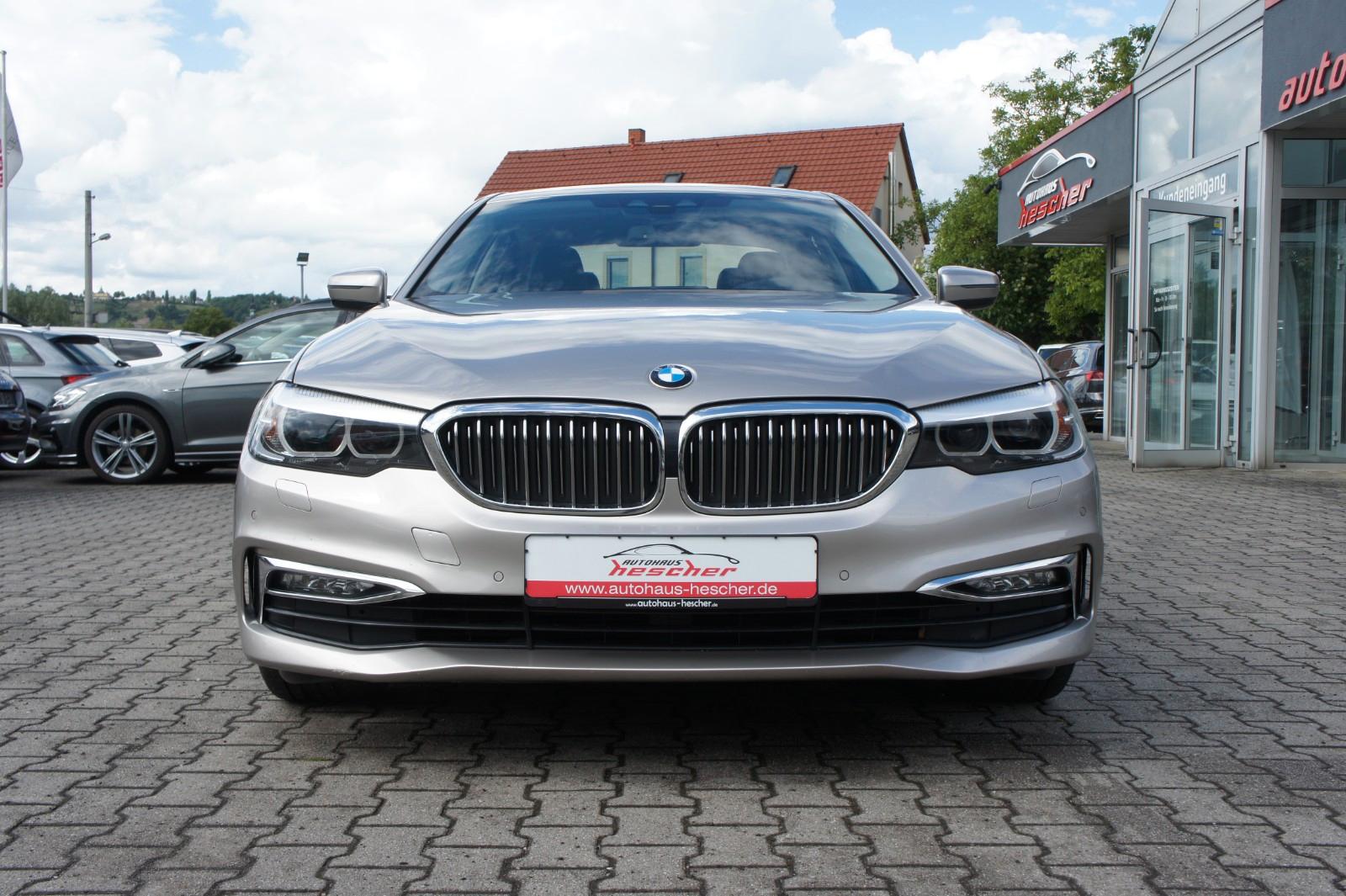 BMW 520d Limousine Luxury-Line *LED*NAVI*KAMERA*AHK*
