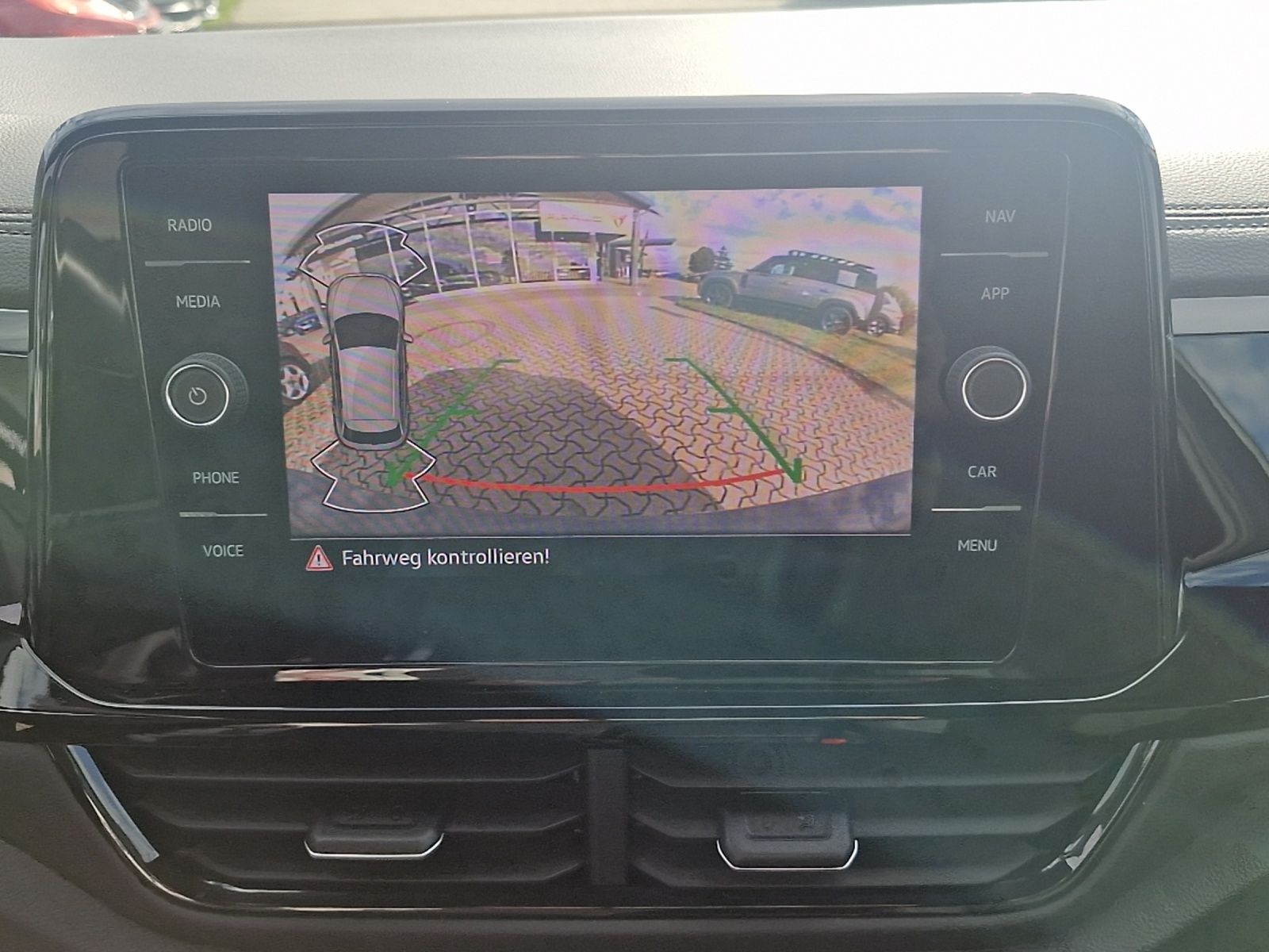 Fahrzeugabbildung Volkswagen T-Roc R-Line DSG MATRIX ACC STHZ RFK SHZ AID