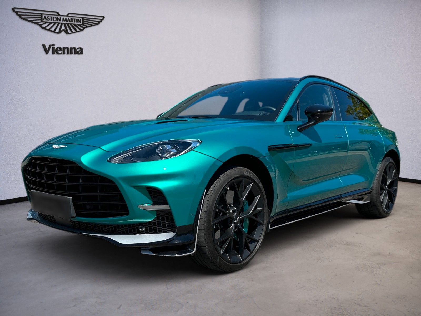ASTON MARTIN DBX