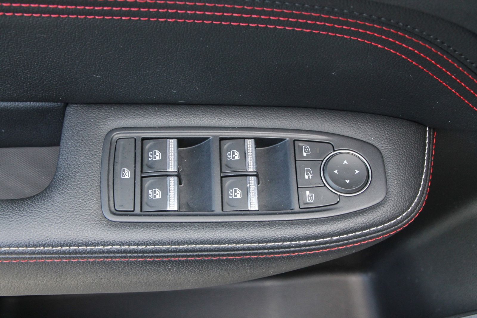 Fahrzeugabbildung Renault Arkana R.S. LINE TCe 140 EDC (MY21)