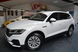 Volkswagen Touareg 3,0 V6 Luft, Leder, 12 Monate Garantie - Volkswagen Touareg in Magdeburg