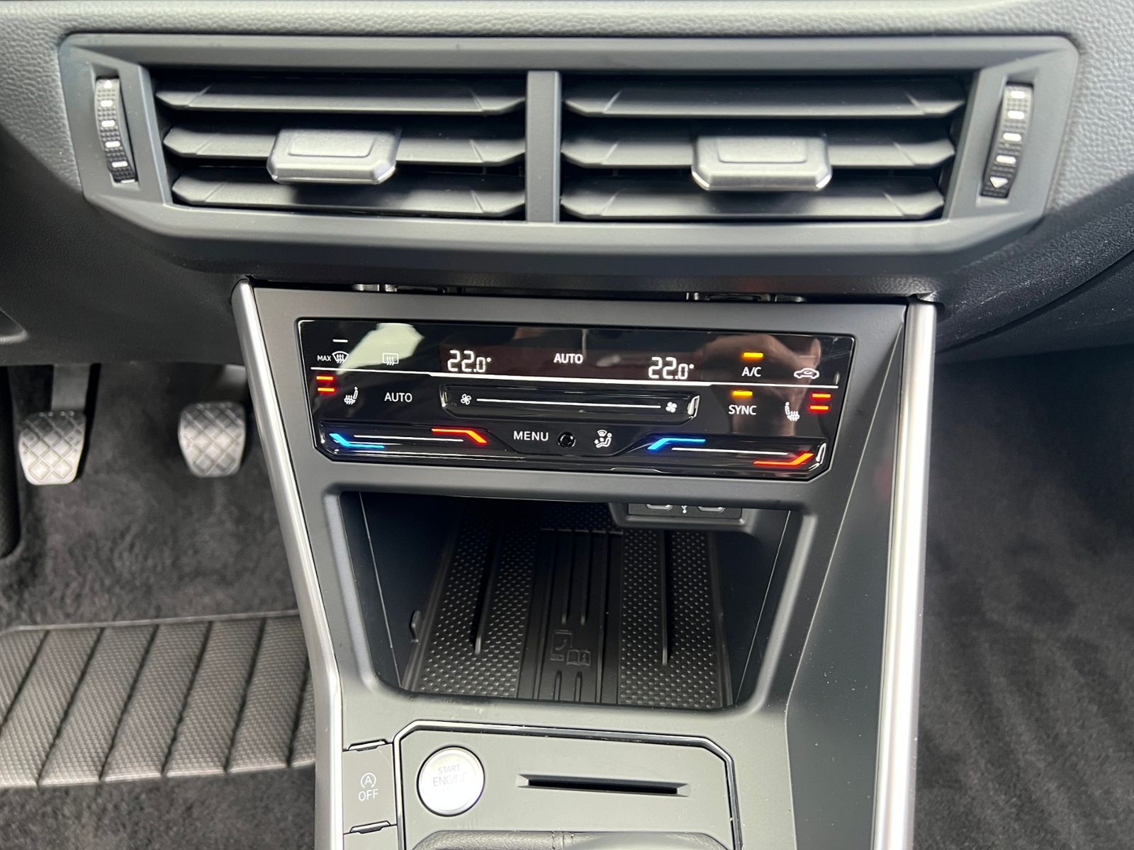 Fahrzeugabbildung Volkswagen Taigo Life 1.0 TSI *IQ.Light, ACC, Ready2Discove