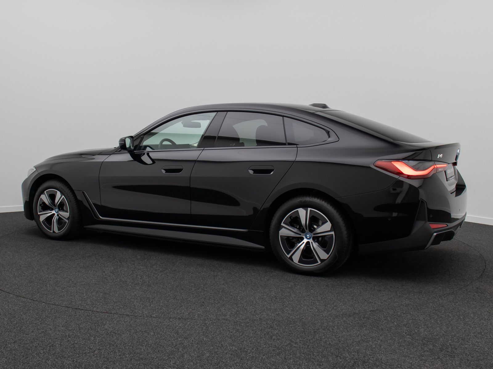 Fahrzeugabbildung BMW i4 eD40 Gran Coupe DAB Kamera Widscreen Sportstz