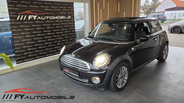 MINI Cooper 8X Bereift* Xenon* PDC* 