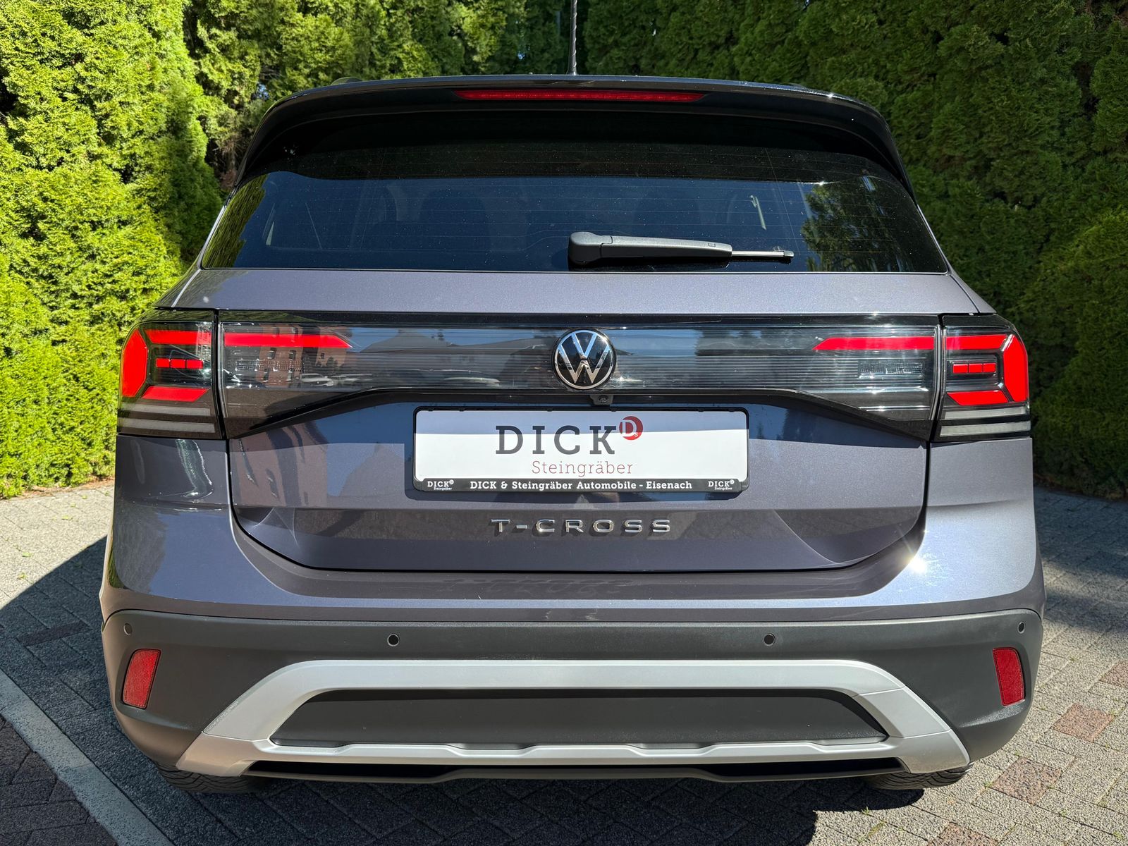 Fahrzeugabbildung Volkswagen T-Cross 1.0 TSI DSG Life LED+KAM+ACC+CARPL+SHZ+
