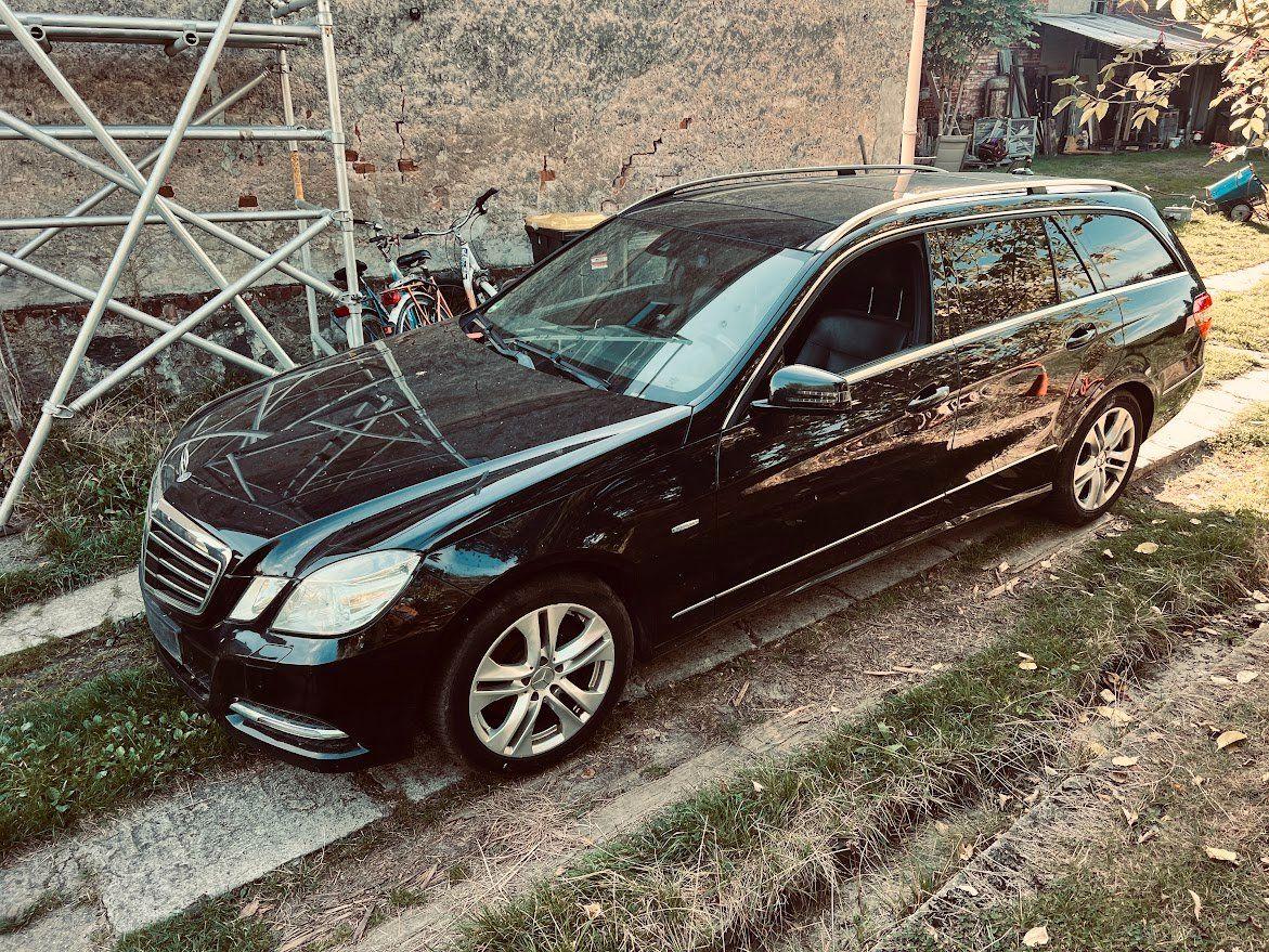 Mercedes-Benz E350 2010 — interior