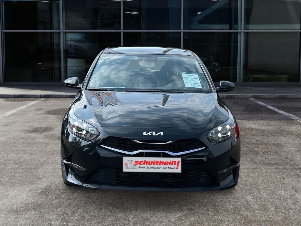 Fahrzeugabbildung Kia Ceed 1.5 T-GDI OPF Vision