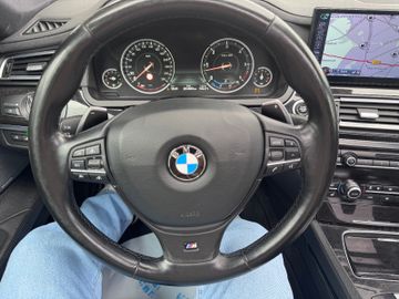 BMW 730 - 12