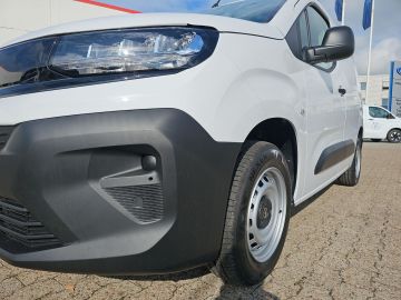 Bild 7 Opel Combo E Cargo Basis Musikstreaming DAB Verkehrsz