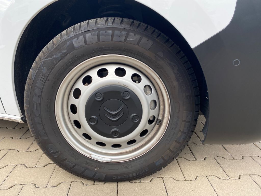 Fahrzeugabbildung Citroën Jumpy 1.5 BlueHDi 120 M *3 Sitze*Navi*Kamera*