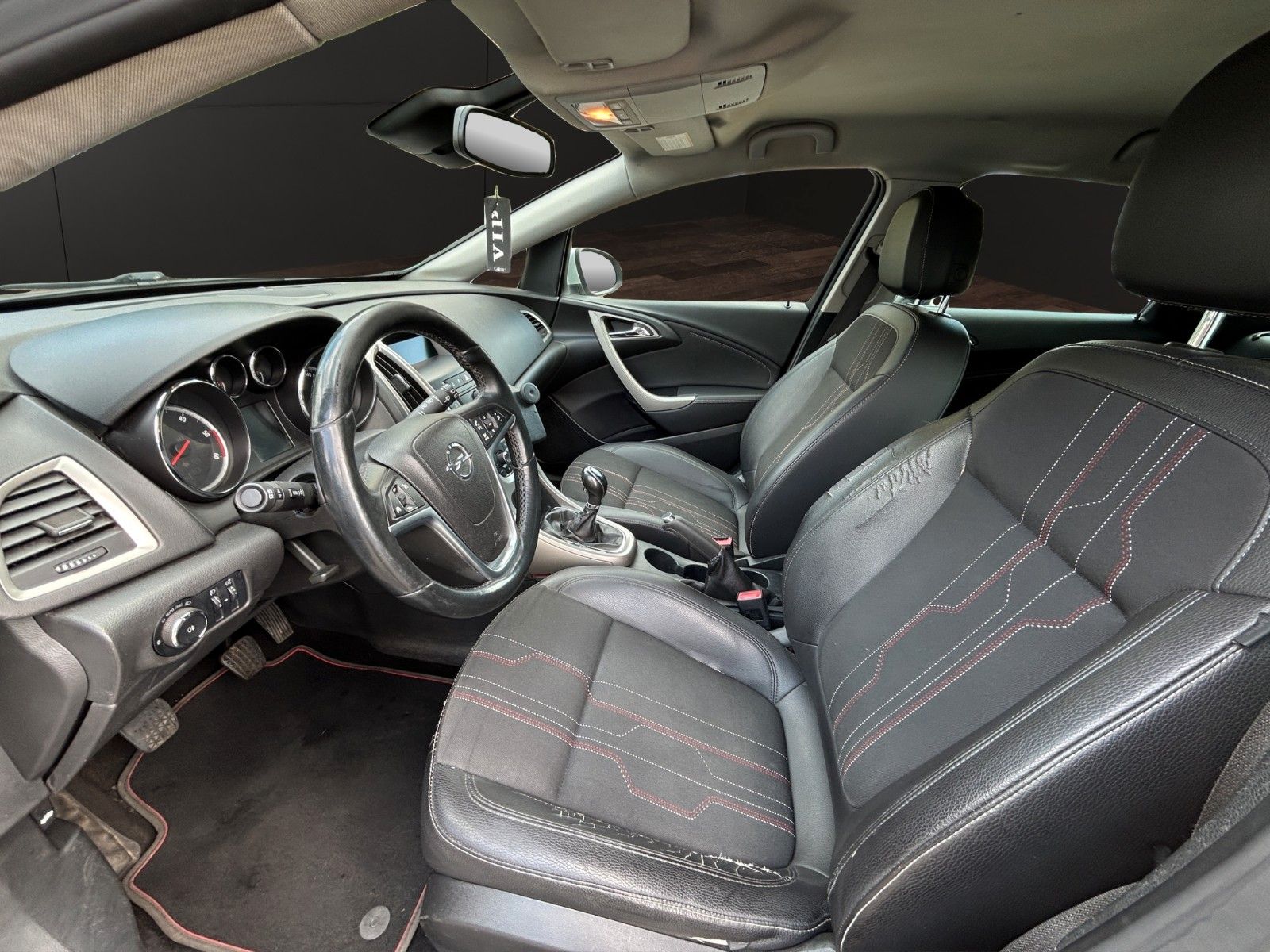 Fahrzeugabbildung Opel Astra J Sports Tourer 150 Jahre Klima/TÜV NEU