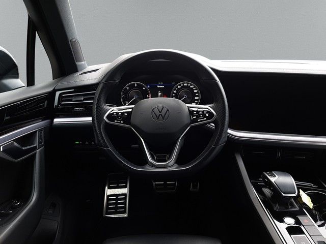Fahrzeugabbildung Volkswagen Touareg R-Line 3.0TDI 4Motion Pano Matrix 21"
