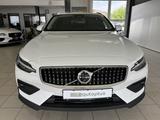Volvo V60 CC B5 Ultimate AWD ACC BLIS B&W 360° Standhz - Volvo V60 Cross Country aus 2024
