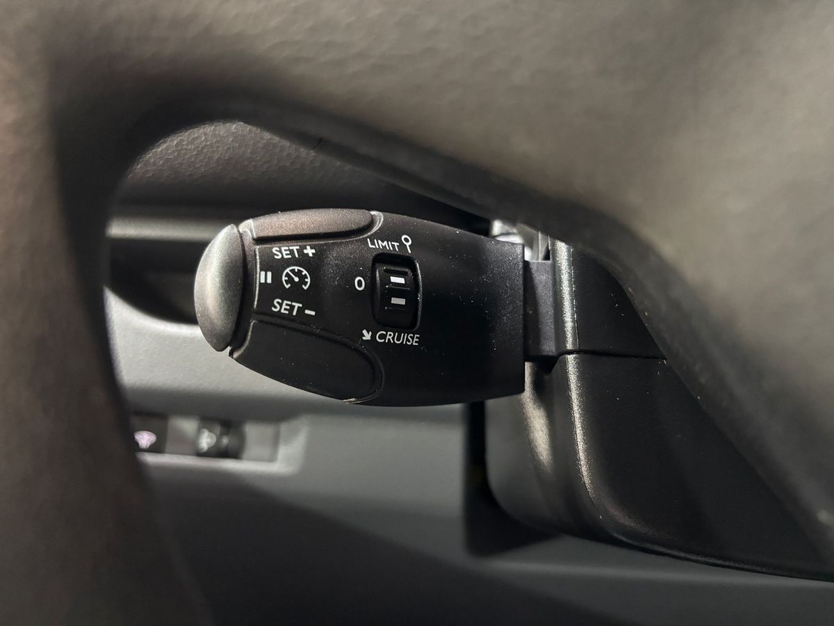 Fahrzeugabbildung Opel Vivaro 2.0D Edition L3#2x Sortimo#Kamera#Carplay