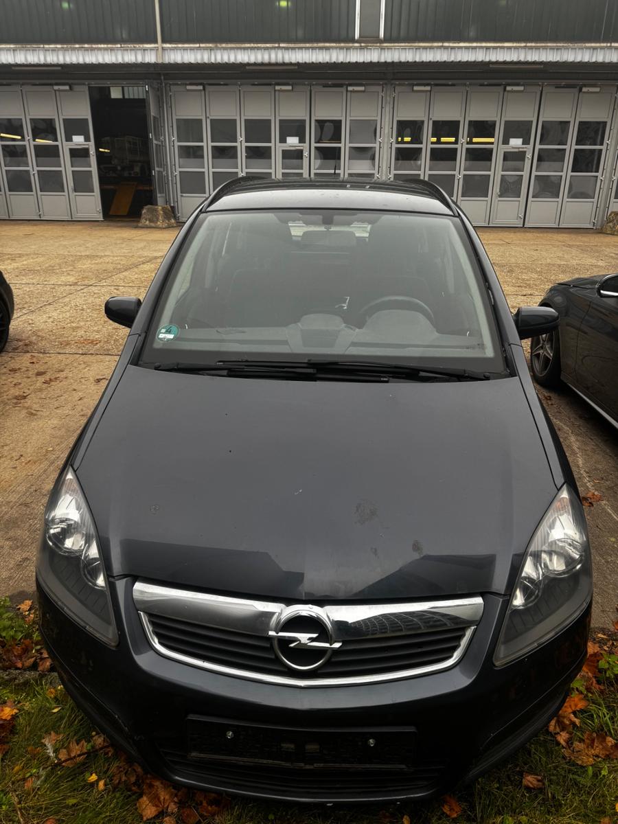 Opel Zafira 2007 — interior