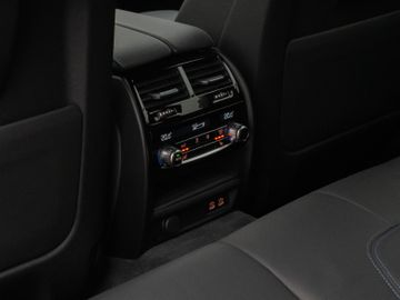 Fahrzeugabbildung BMW 540d xD Tour M Sport HUD HiFi Laserlicht 19``