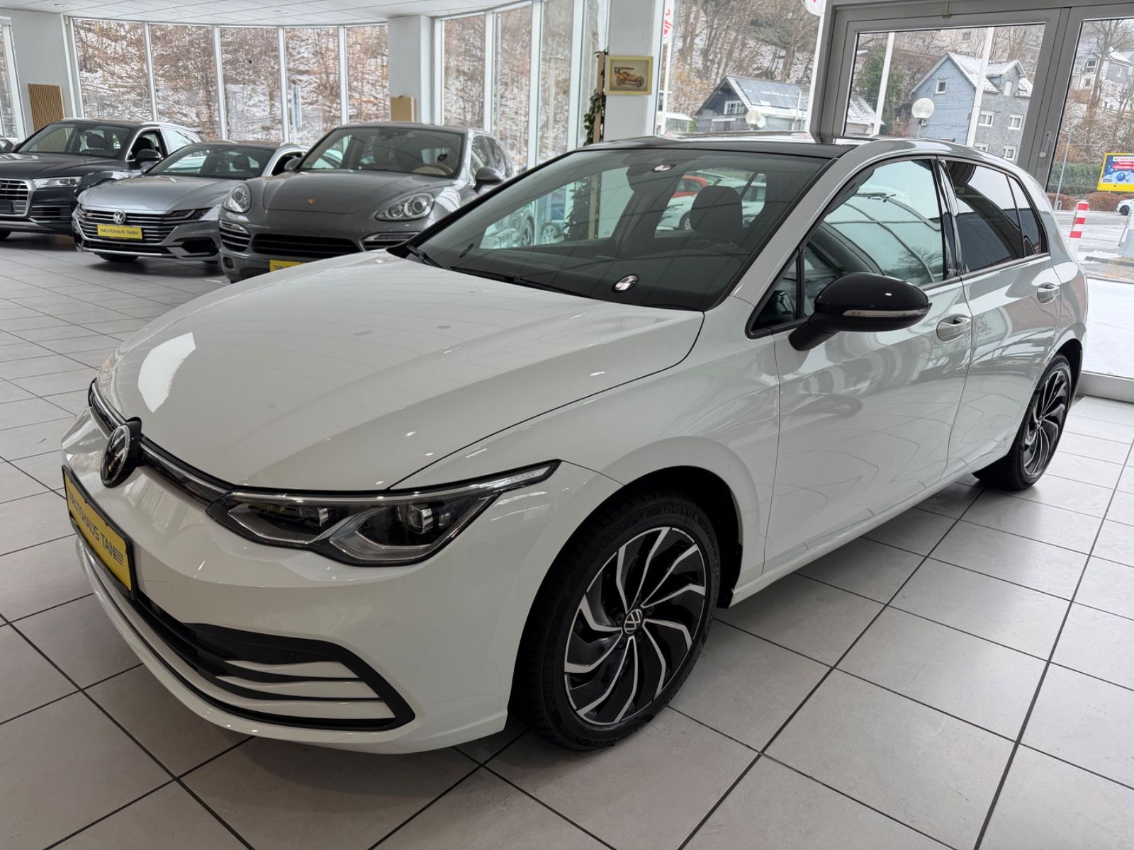 Fahrzeugabbildung Volkswagen Golf VIII Lim. United eTSI