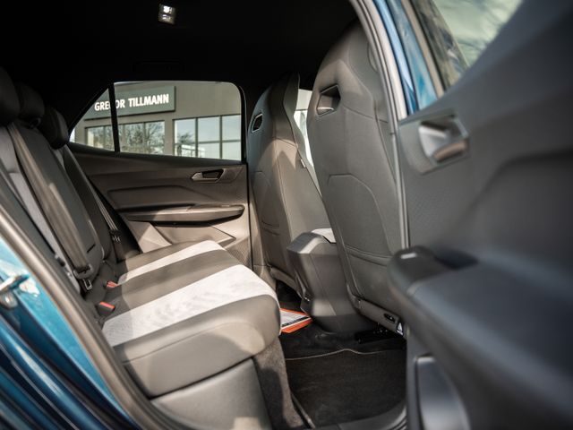 CUPRA Born Basis 150 , Schnellladen CCS, Sitze v. Sitz