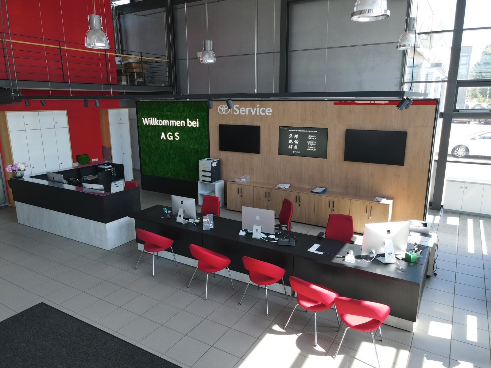 showroom-image-bottom