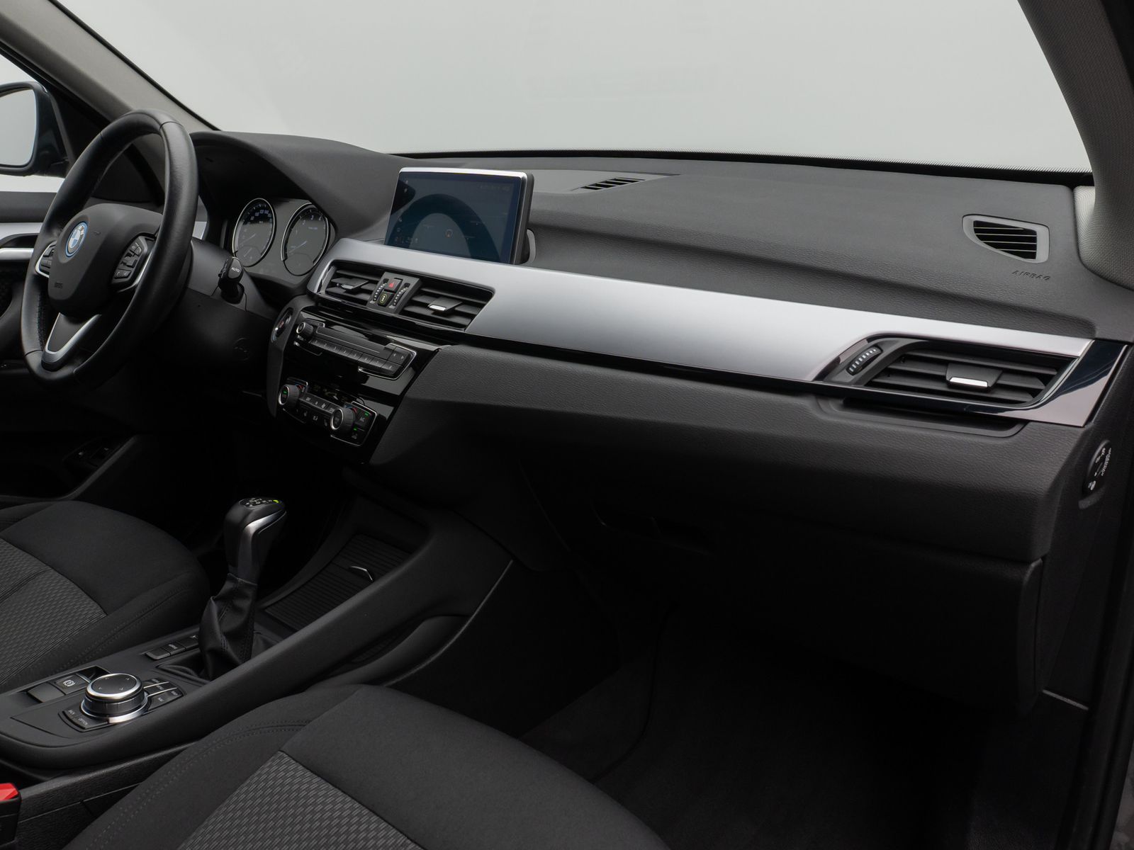 Fahrzeugabbildung BMW X1 xD25e DAB PDC Navi Lordos Geschwindigkeitsre