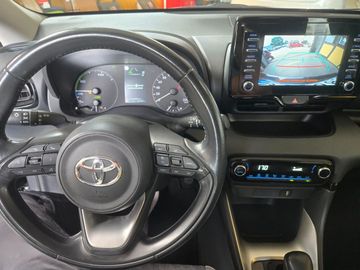 Toyota Yaris - 4