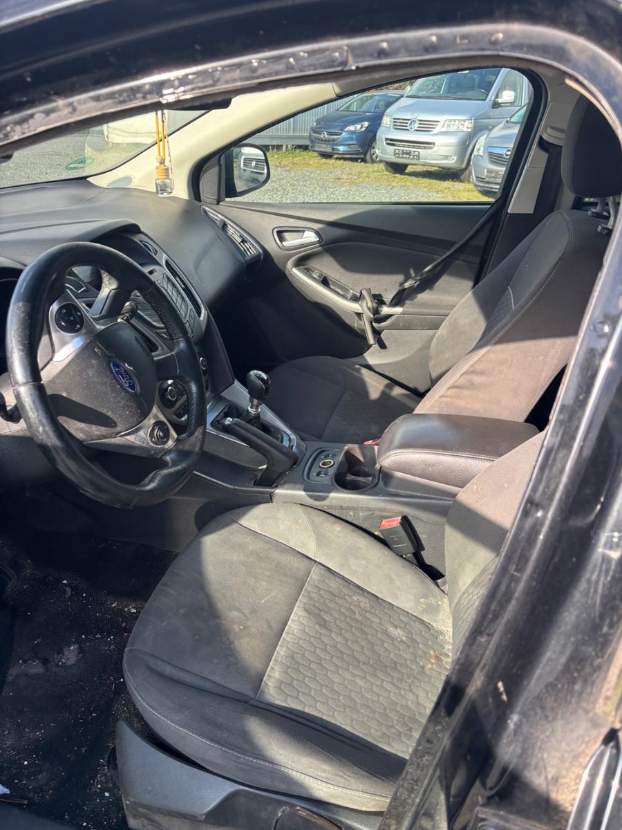 Ford Focus 2014 — photo 6