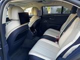 Bentley Flying Spur Mulliner V8 Mulliner REAR Entertain. - Bentley Flying Spur: Mulliner