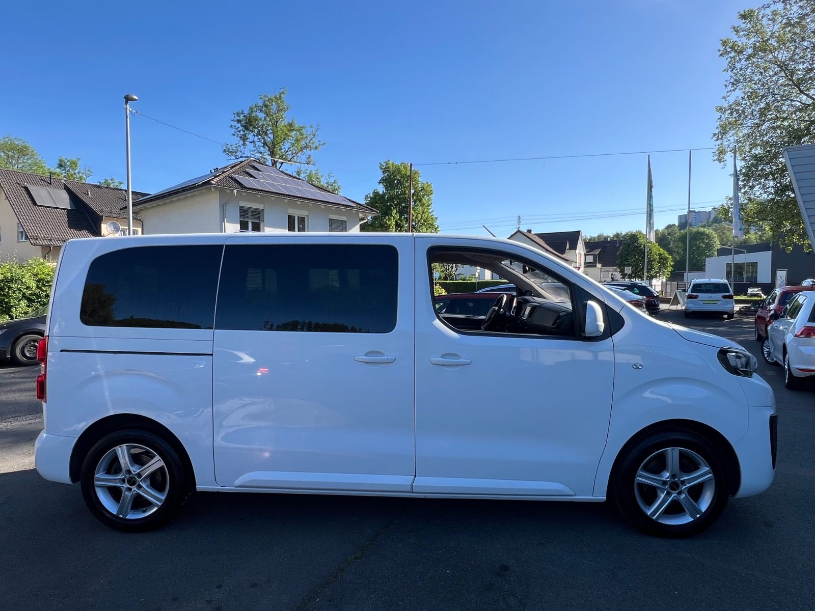 Fahrzeugabbildung Peugeot Traveller Active * 1.HAND *