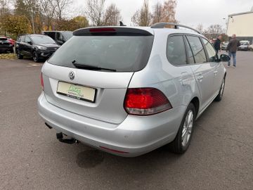 Volkswagen Golf VI Var. Match 2.0TDI+Kamera+AHK+Navi+SHZ+