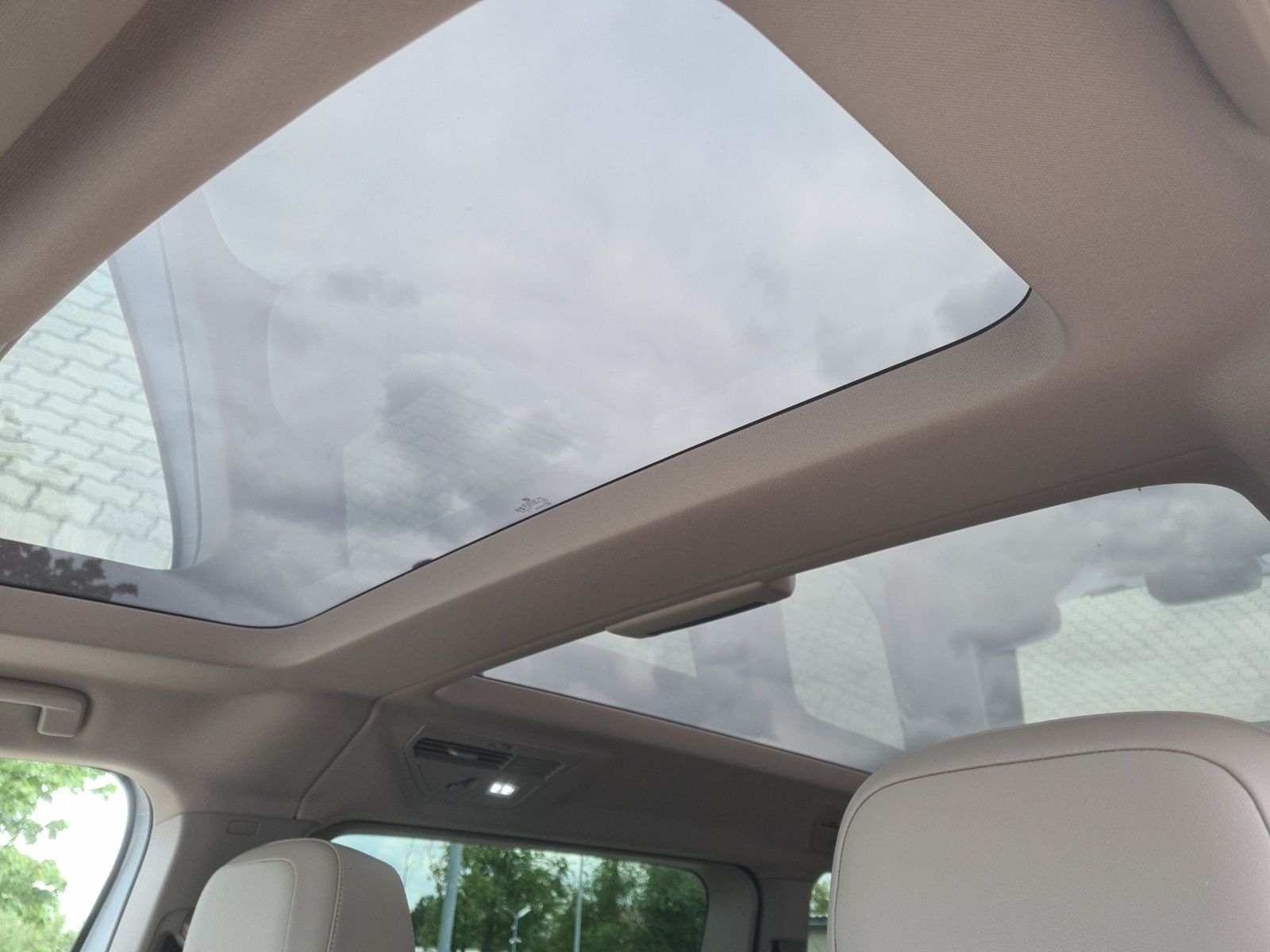 Fahrzeugabbildung Volkswagen T7 Multivan TSI DSG Style STH MATRIX ACC PANO NA