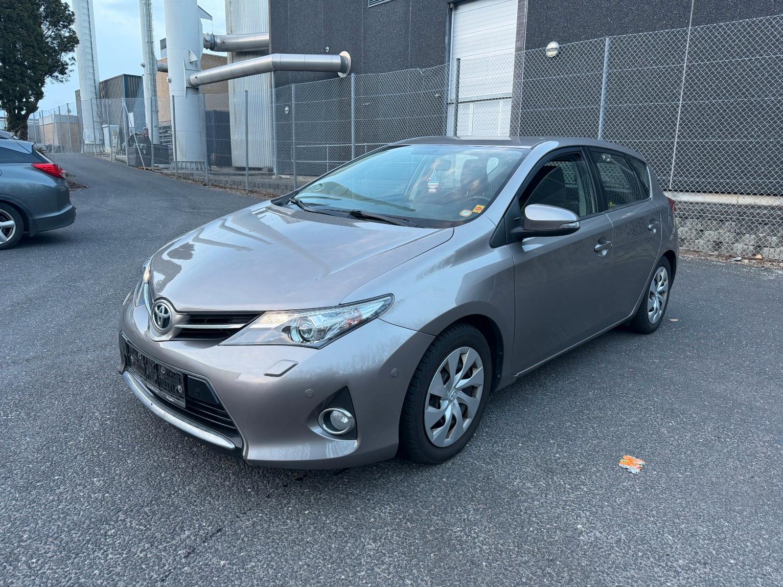 Toyota Auris Life+ 2,0 Diesel GOOD OPTION