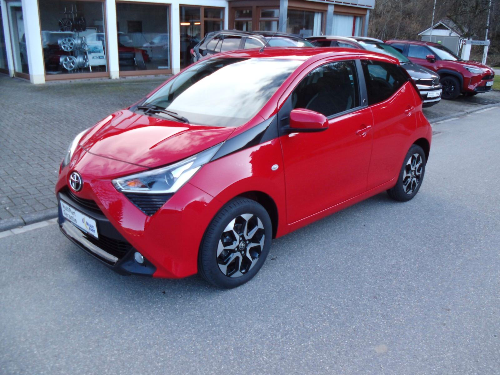 Toyota Aygo AYGO x-play Team D