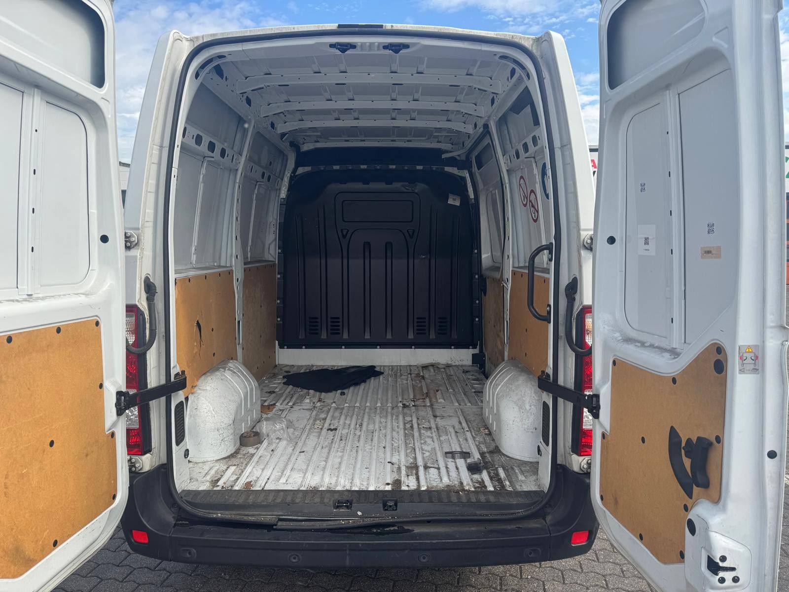Fahrzeugabbildung Renault Master III Kasten L1H2 HKa 3,5t/1.HAND/TEMPOMAT/