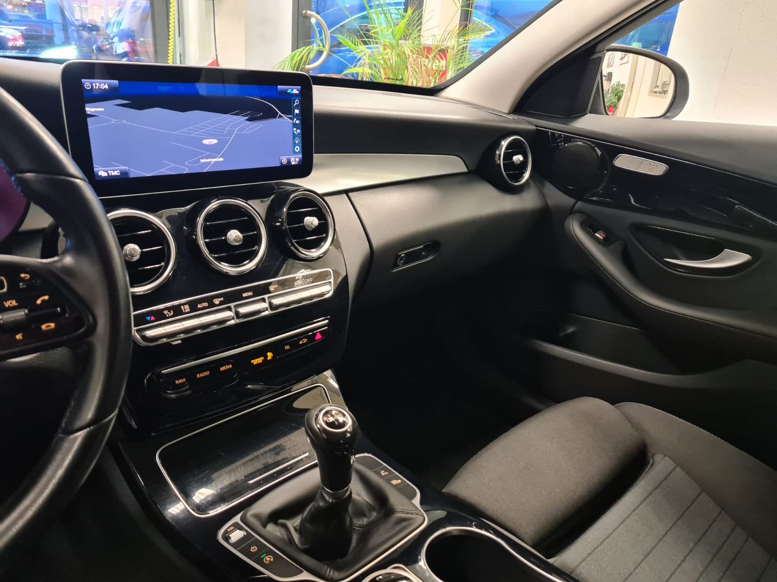 Fahrzeugabbildung Mercedes-Benz C 180d T-Modell / LED HP / GEPFLEGT /