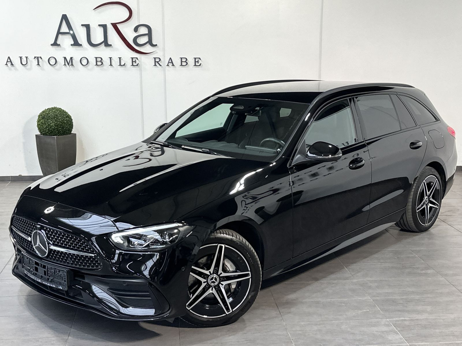 Fahrzeugabbildung Mercedes-Benz C 300e T AMG-Line NAV+LED+KAM+AHK+VCOCK+CARPLAY