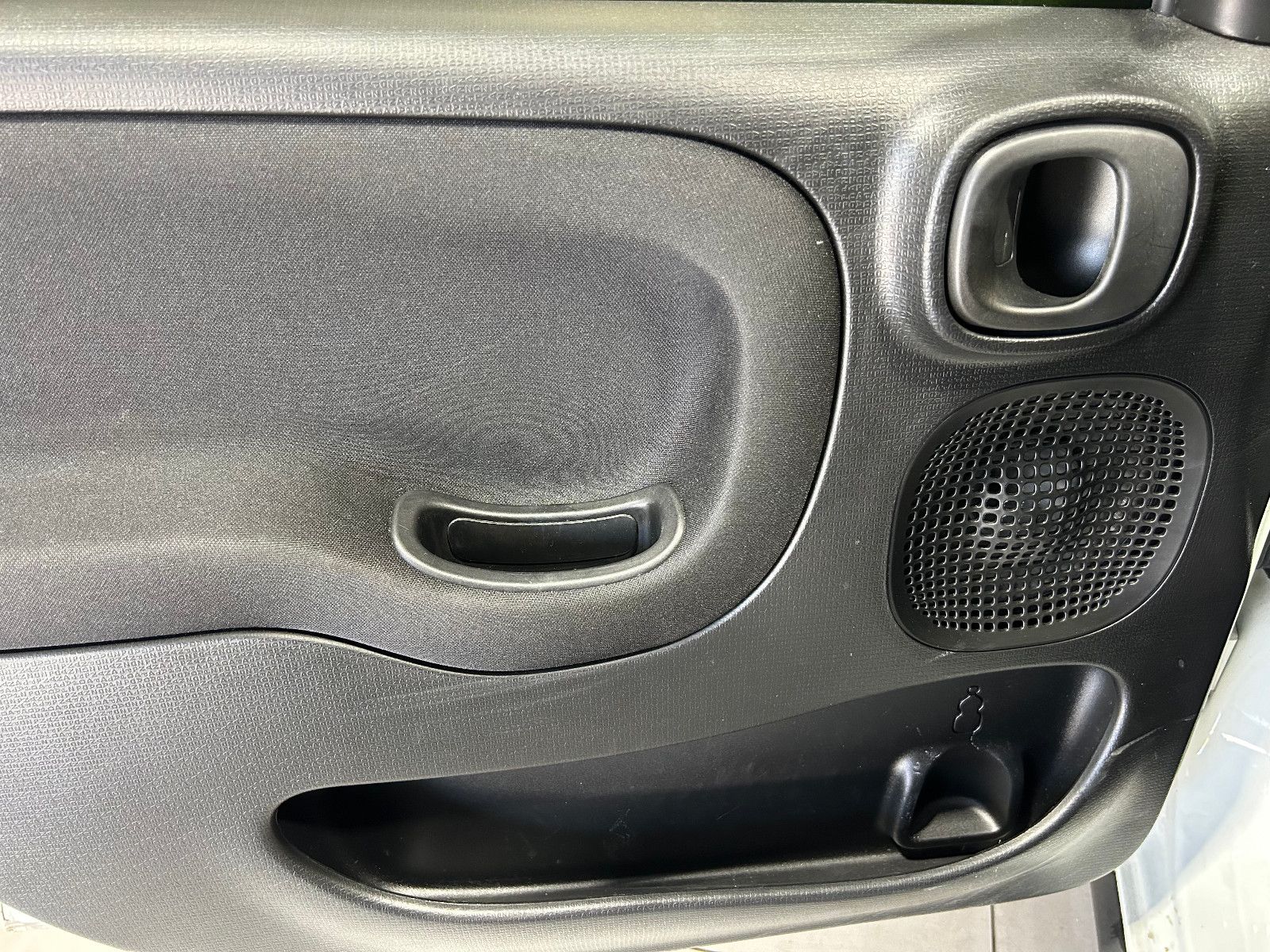 Fahrzeugabbildung Fiat Panda Base/KLIMA/4-TÜRER/DAB/ALLWETTER