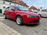 Alfa Romeo 147 1,6 Liter - Alfa Romeo 147 mit Benzin-Antrieb: Limousine, 1.6
