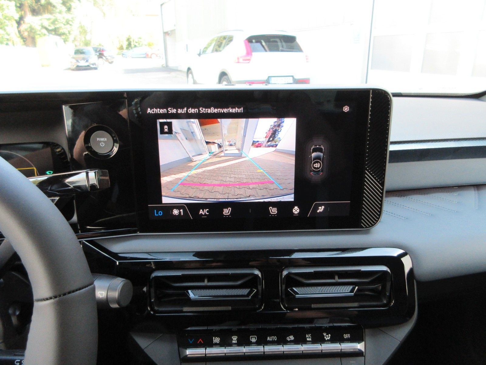 Fahrzeugabbildung Nissan Micra Evolve 52kWh 150PS AT Automatik