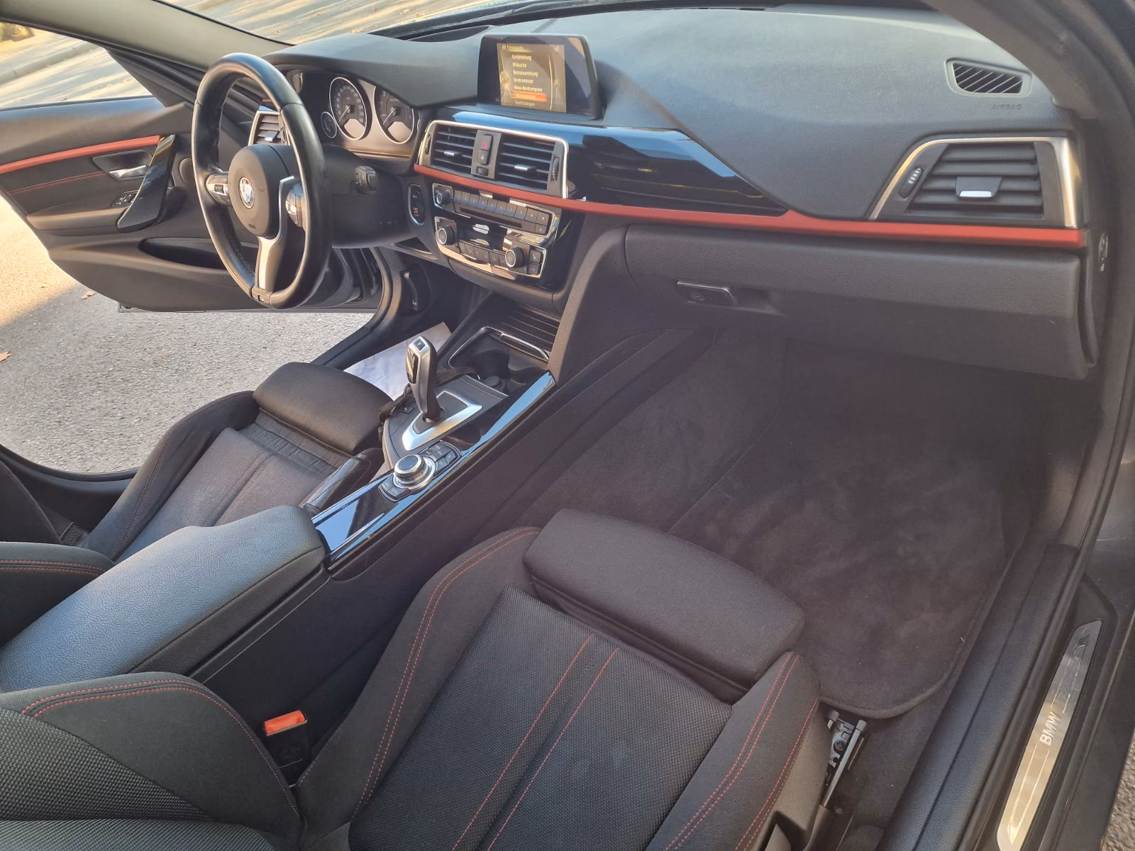 BMW 330 i SPORT LINE*PANORAMA*HEAD UP*AUT*GARANTIE*