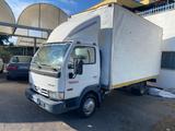 Nissan Cabstar autocarro - weiße Nissan Cabstar