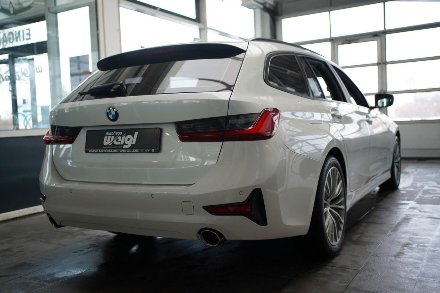 Fahrzeugabbildung BMW 320d Advantage +Driving Assistant+Komfortzugang