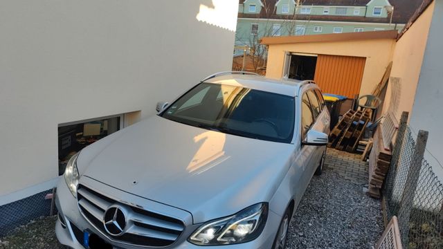 Mercedes-Benz E 220 BlueTEC T-Modell Silber