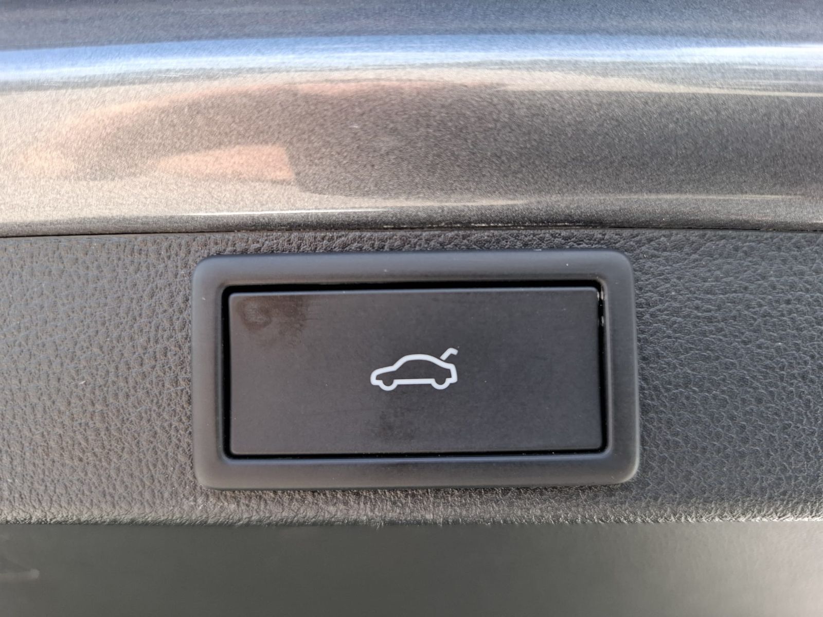 Fahrzeugabbildung SKODA Octavia 1.5 DSG Sportline PANO*MATRIX*AHK*5J.GAR