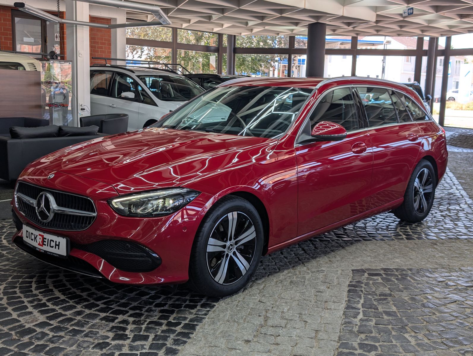 Fahrzeugabbildung Mercedes-Benz C 180 T AVANTGARDE MBUX AHK KAM VIRT AMBI WINTER