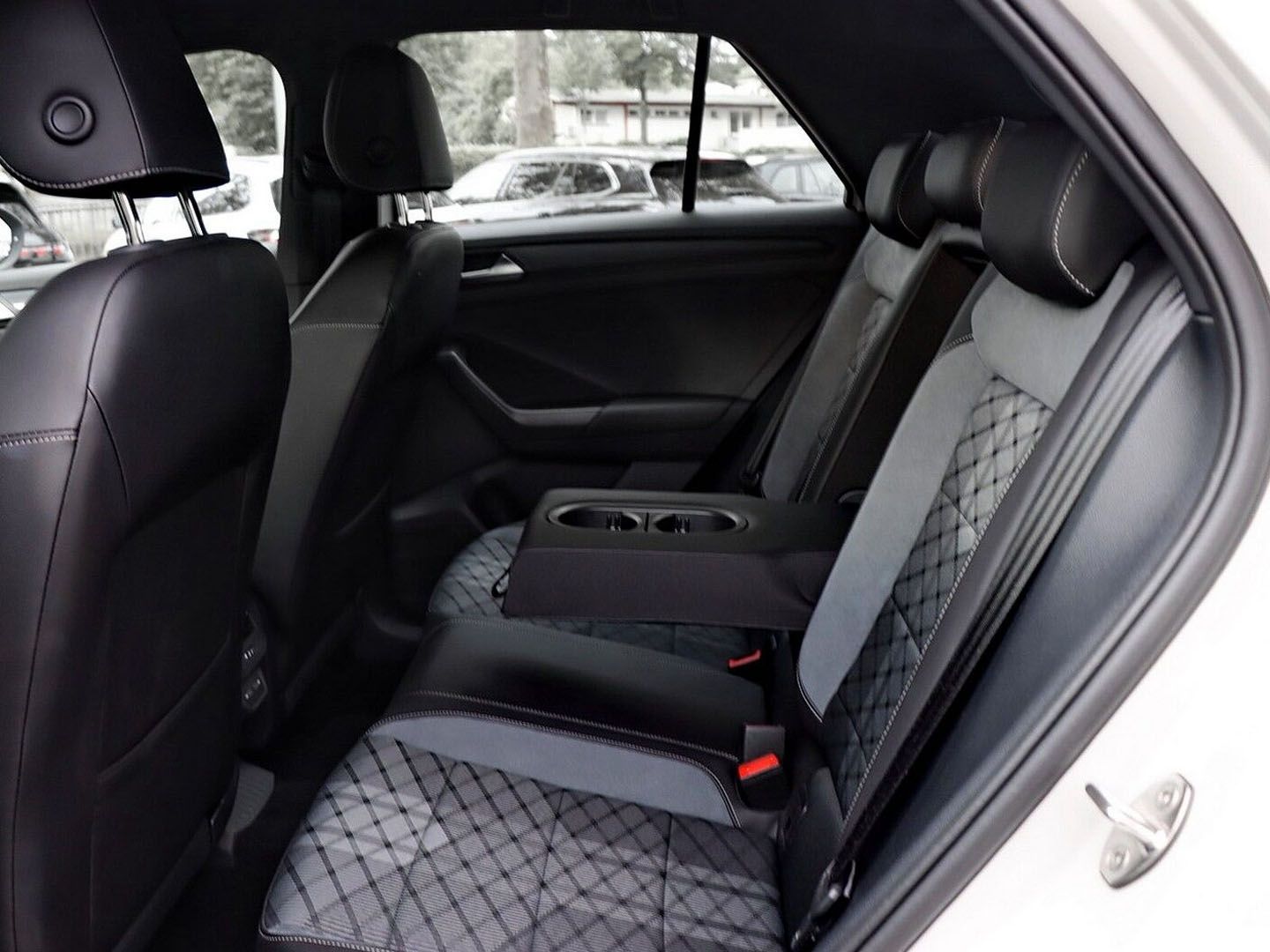 Volkswagen T-Roc R-Line 1.0 TSI OPF ACC LED GJR PDC SITZHZ foto 5