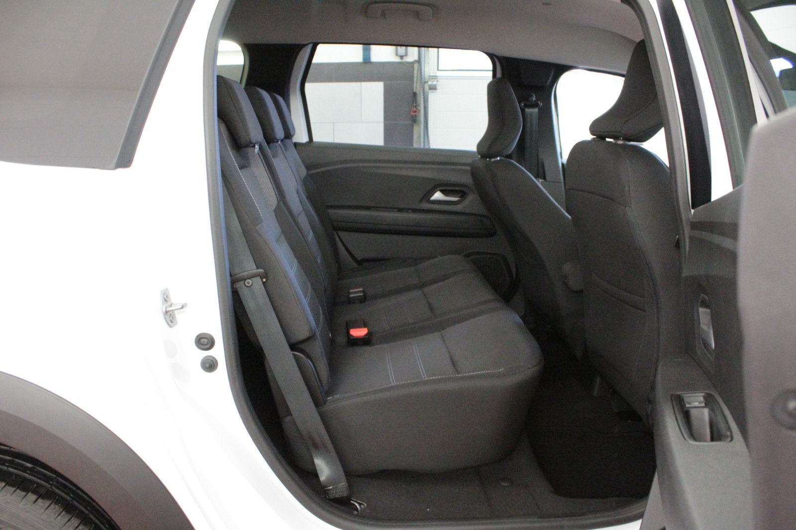 Fahrzeugabbildung Dacia Jogger ECO-G 100 Expression 5-Sitzer *Winterpak*